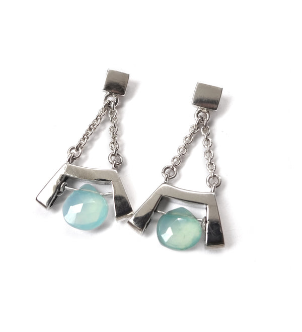 Aretes de plata con piedra calcedonia, joyería de lujo con calcedonia México, pendientes en plata de diseñadores mexicanos, joyería fina bhagavati.