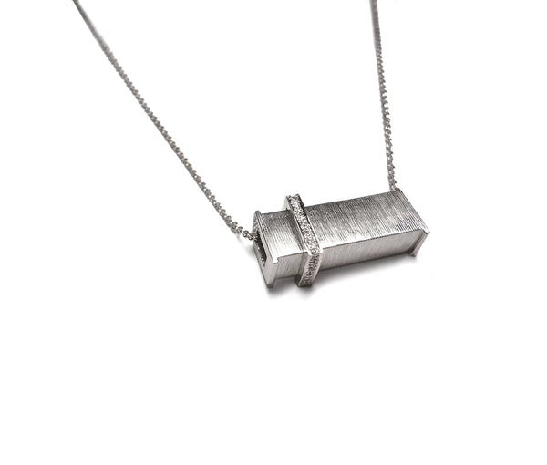 Collares y cadenas con dijes en  plata, cadenas de plata con dijes para mujer en culiacan, joyería lujosa en plata con piedra zirconia, joyería fina bhagavati.