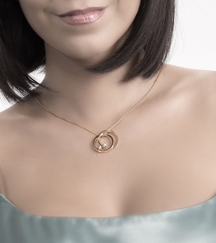 Gargantillas y collares de lujo en baño de oro méxico, collares de lujo en baño de oro con zirconia, joyas con zirconia en baño de oro para mujeres, joyería fina bhagavati.