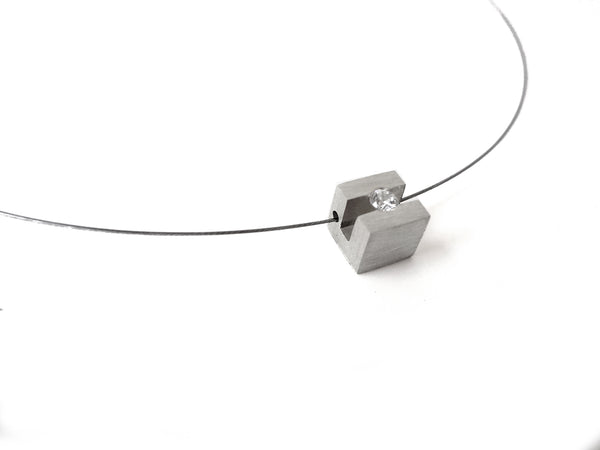 Collares para mujer de moda, gargantillas de acero con dije de zirconia de diseñadores mexicanos, gargantillas para mujeres con zirconia de diseñadores, joyería de lujo bhagavati.